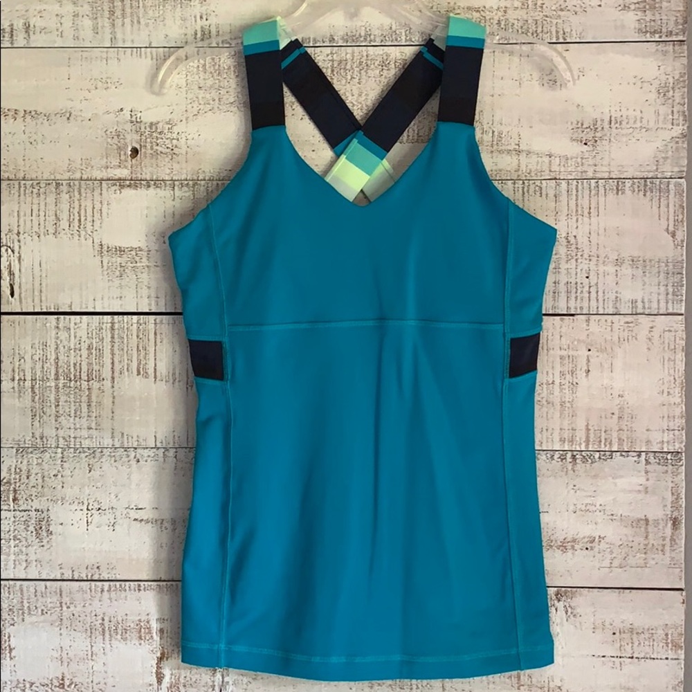 Lululemon workout shirt